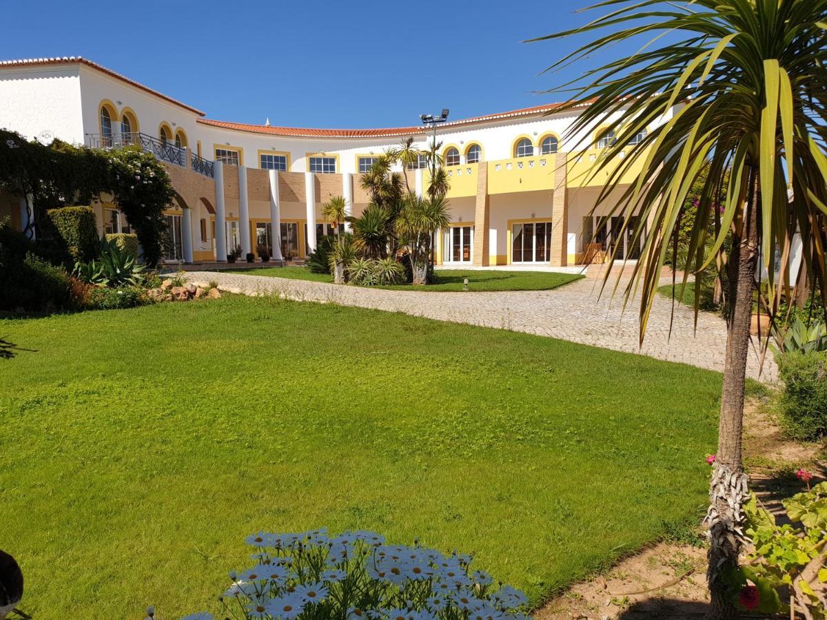 Club House Cvl Hotel Luz Buitenkant foto